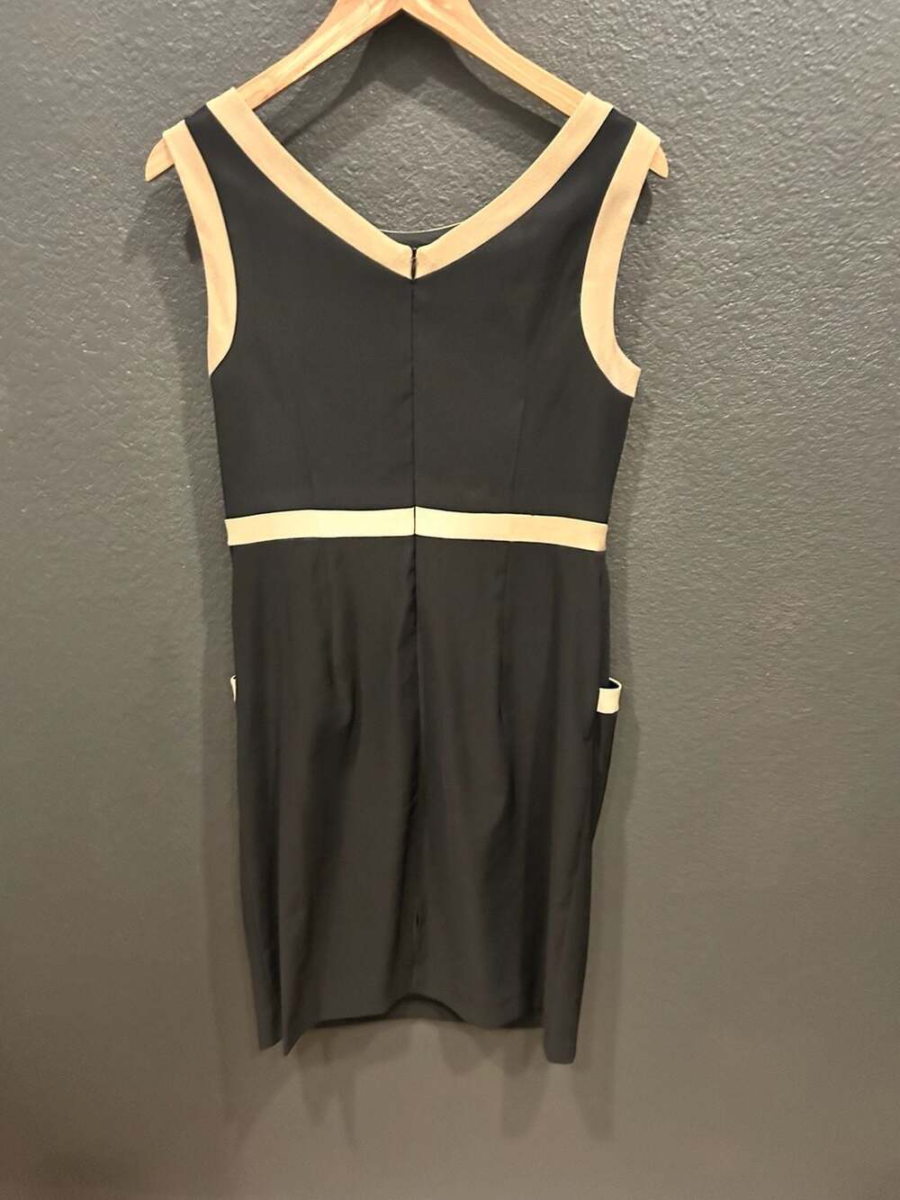 Black Beige Contrast Trim Sheath Dress Mod Quiet Luxury Cocktail Work Size 10 - Picture 6 of 8